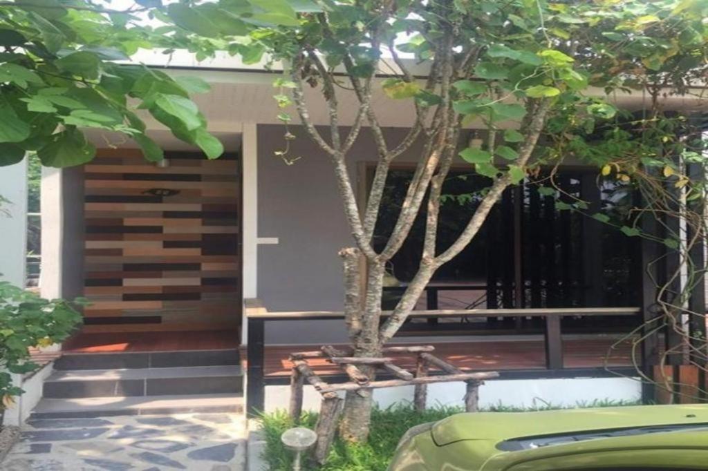 Oyo 271 The Resort Romklao Bangkok Exterior photo