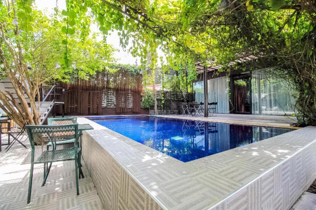 Oyo 271 The Resort Romklao Bangkok Exterior photo